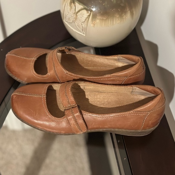 Mary Jane style Naturalizers - Picture 2 of 5